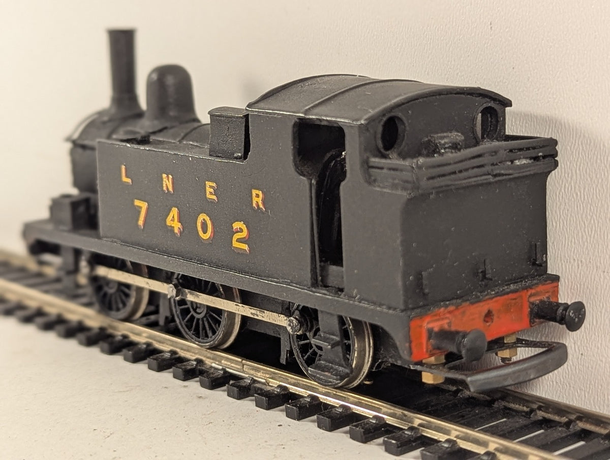 Wills Finecast OO Gauge LNER (Ex GE) J69 Steam Locomotive 7402 LNER Black