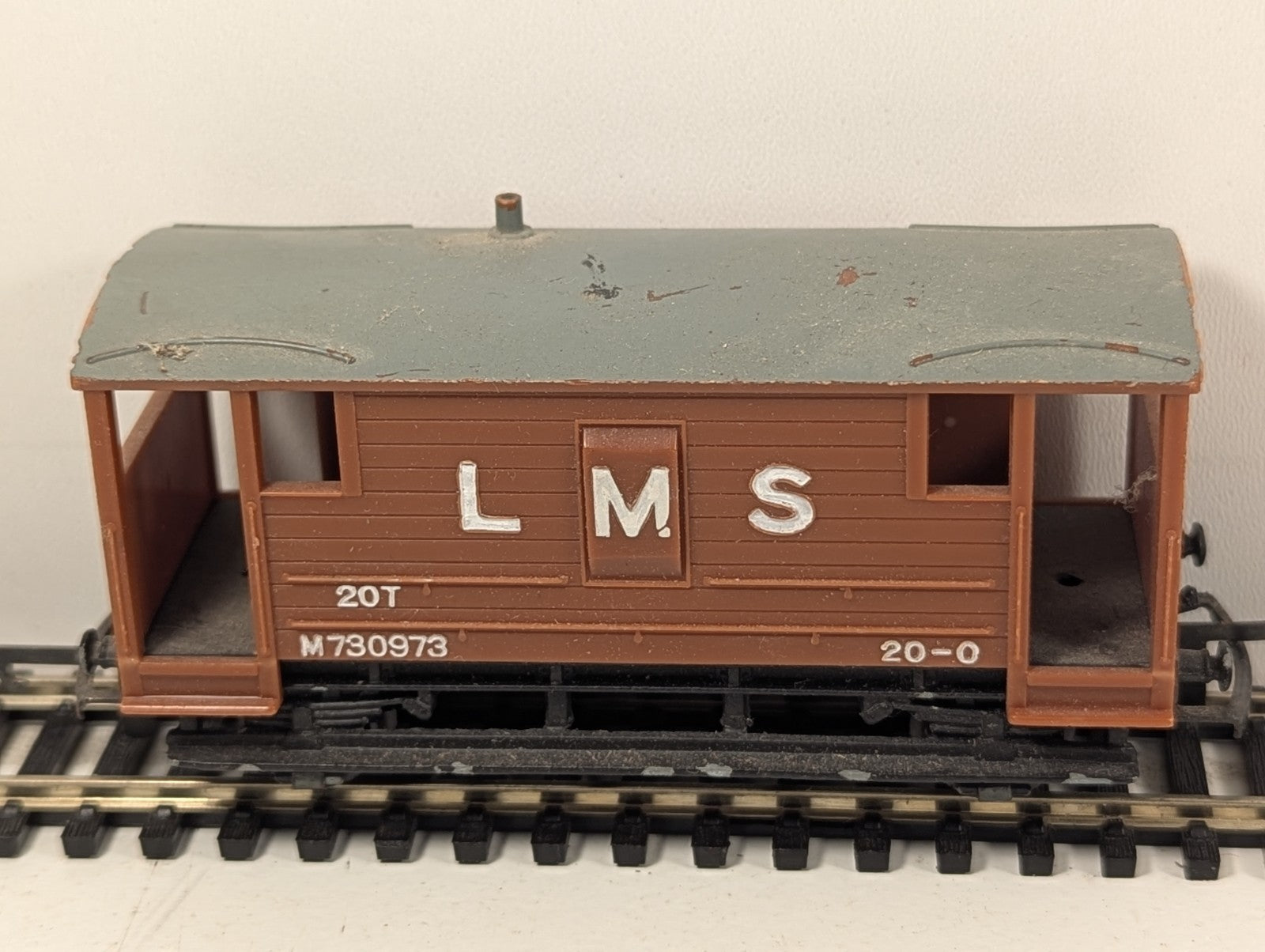 G&R Wrenn OO Gauge 20 Ton Brake Van LMS Bauxite