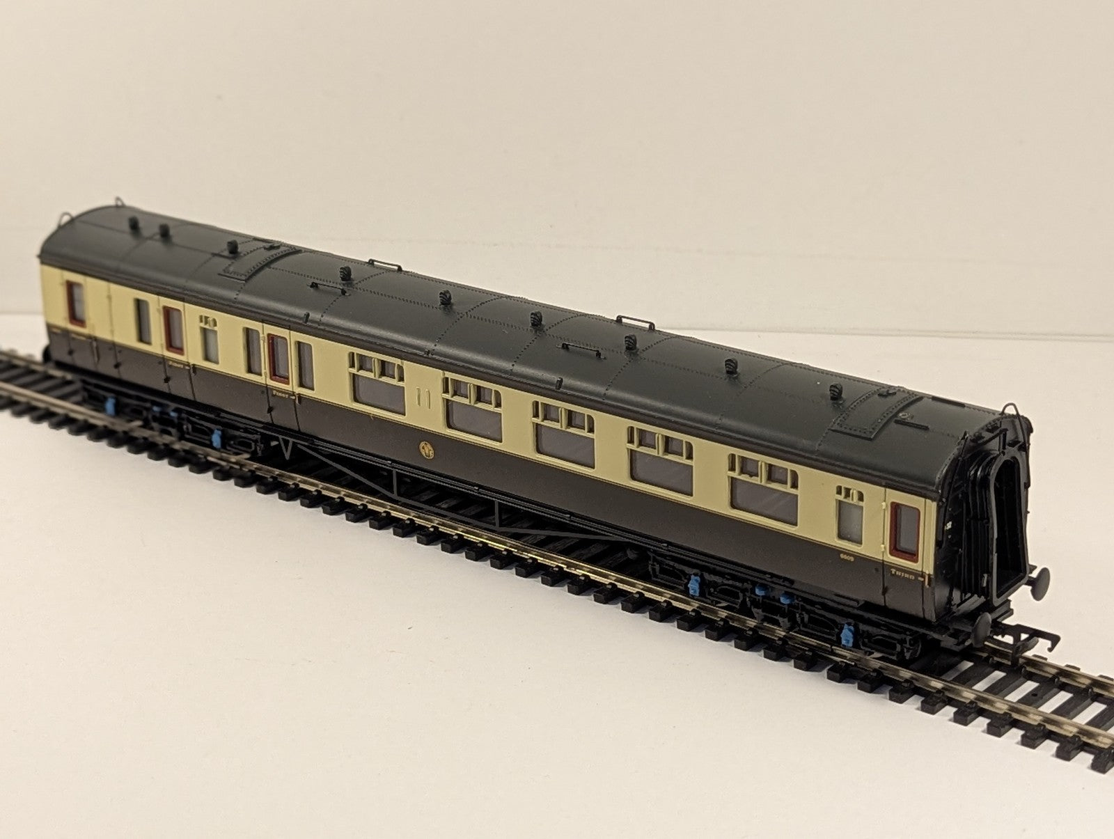 Bachmann OO Gauge Collett Brake Composite Coach Passenger Coach 6609