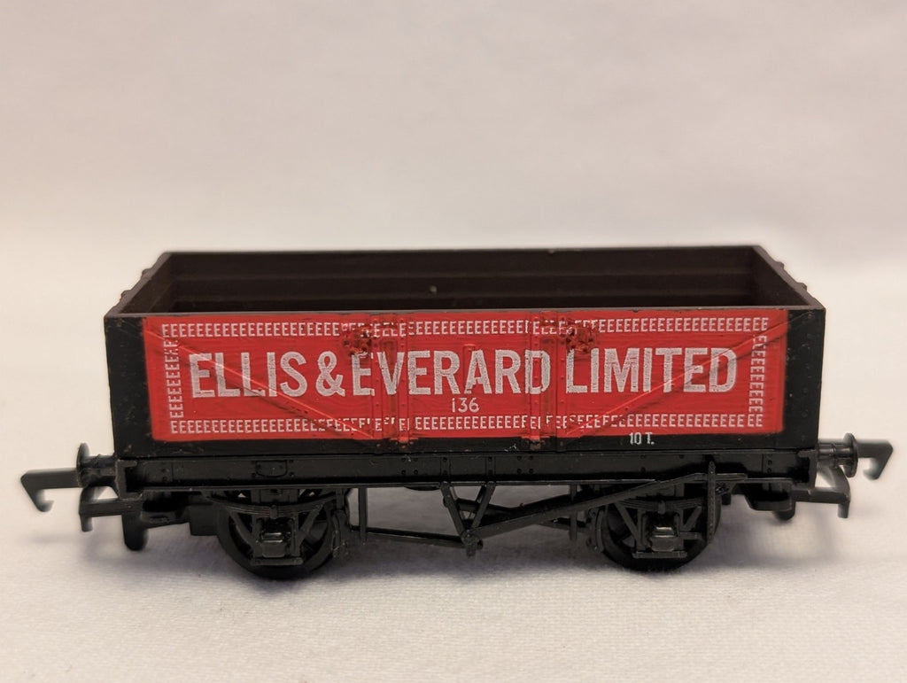 Mainline OO Gauge 5 Plank Wagon Ellis & Everard Goods Wagon