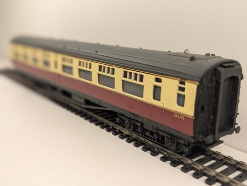 Bachmann 34-527 63ft Bulleid Corridor Second in BR Crimson & Cream