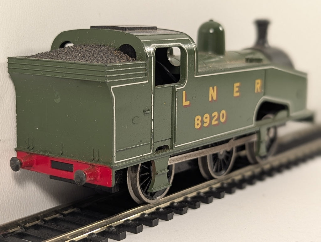 Lima OO Gauge Class J50 0-6-0T Steam Locomotive 8920 LNER Green 205111