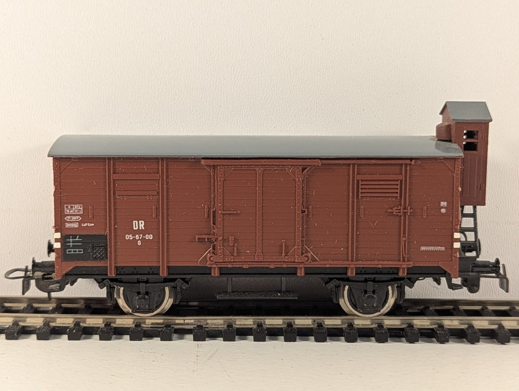 Piko 54013 HO Gauge DB G02 2-Axle Box Wagon with Brakeman’s Cabin