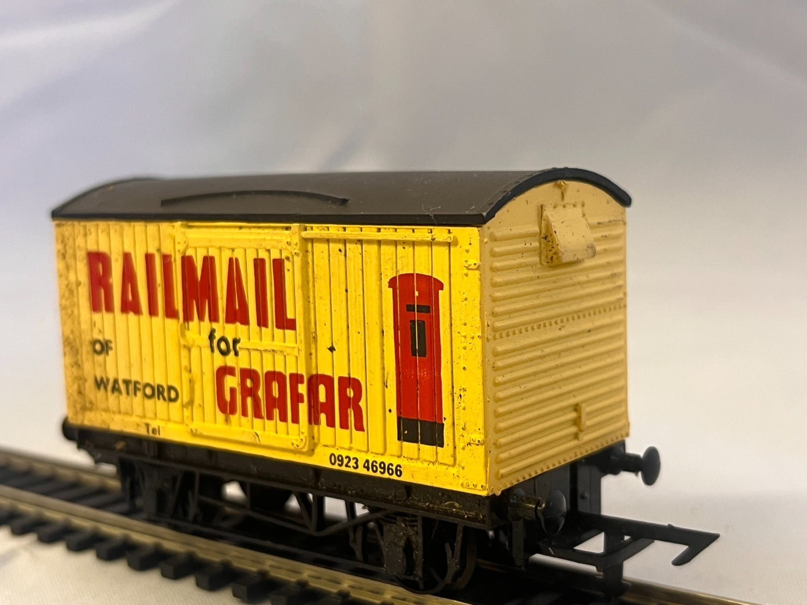 Graham Farish OO Gauge RailMail for Grafar Box Van