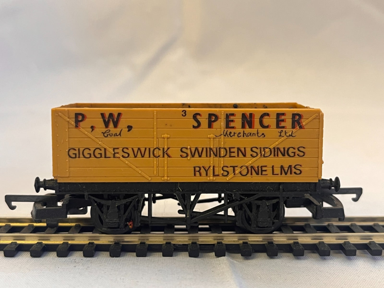 Lima OO Gauge P.W. Spencer 7 Plank Open Wagon