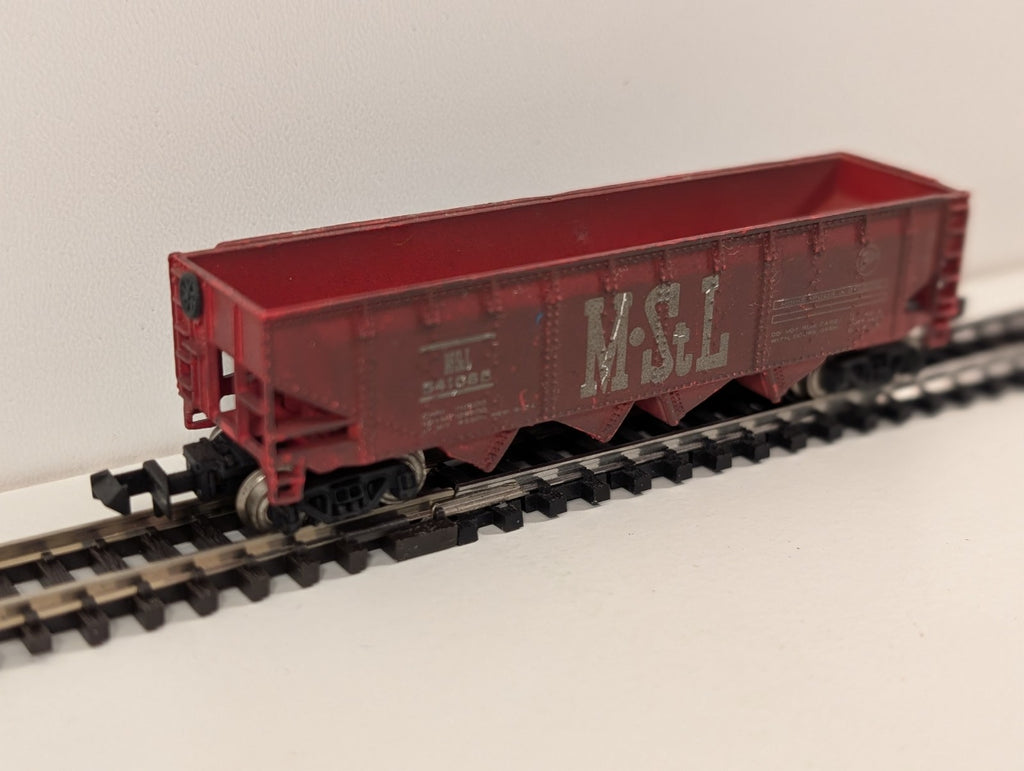 Bachmann Minneapolis & St. Louis (M.S.L.) 42' Quad Offset Hopper – N Scale