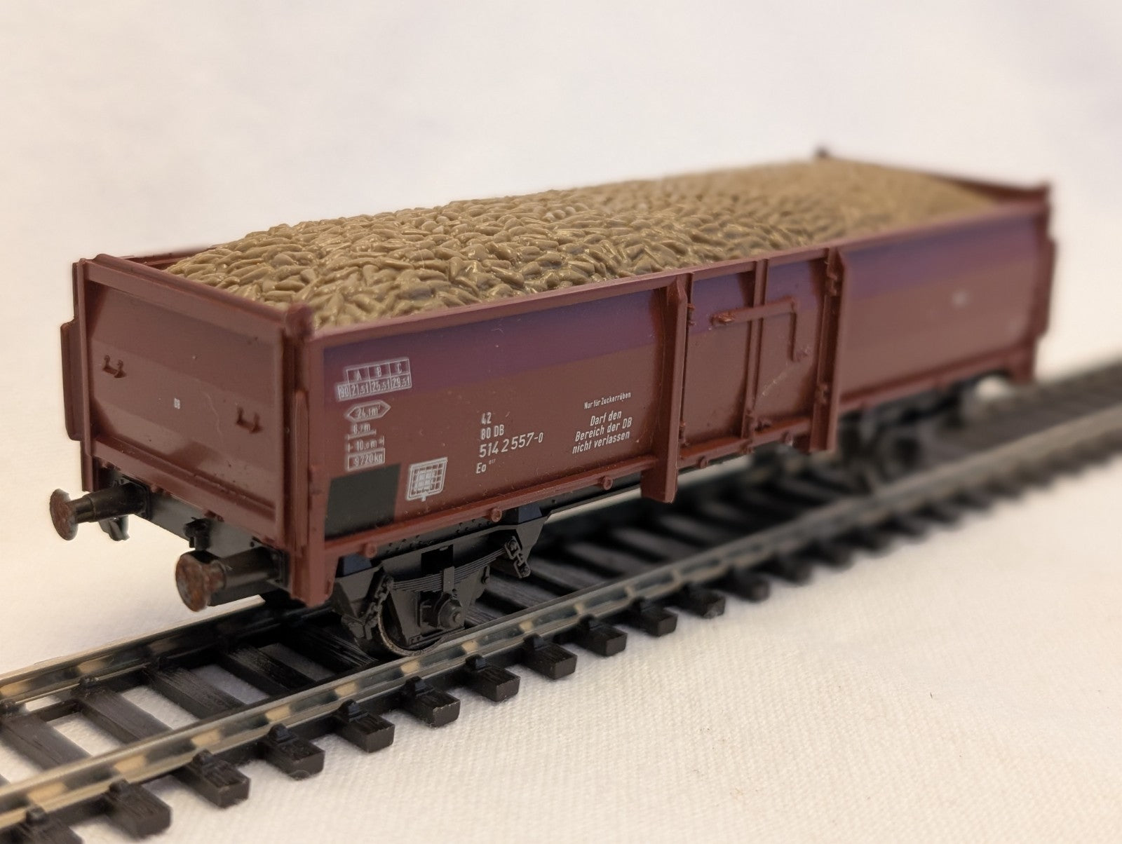 Trix HO Scale DB Eo Open Wagon with Sugar Beet Load 514 2 557-0 DB