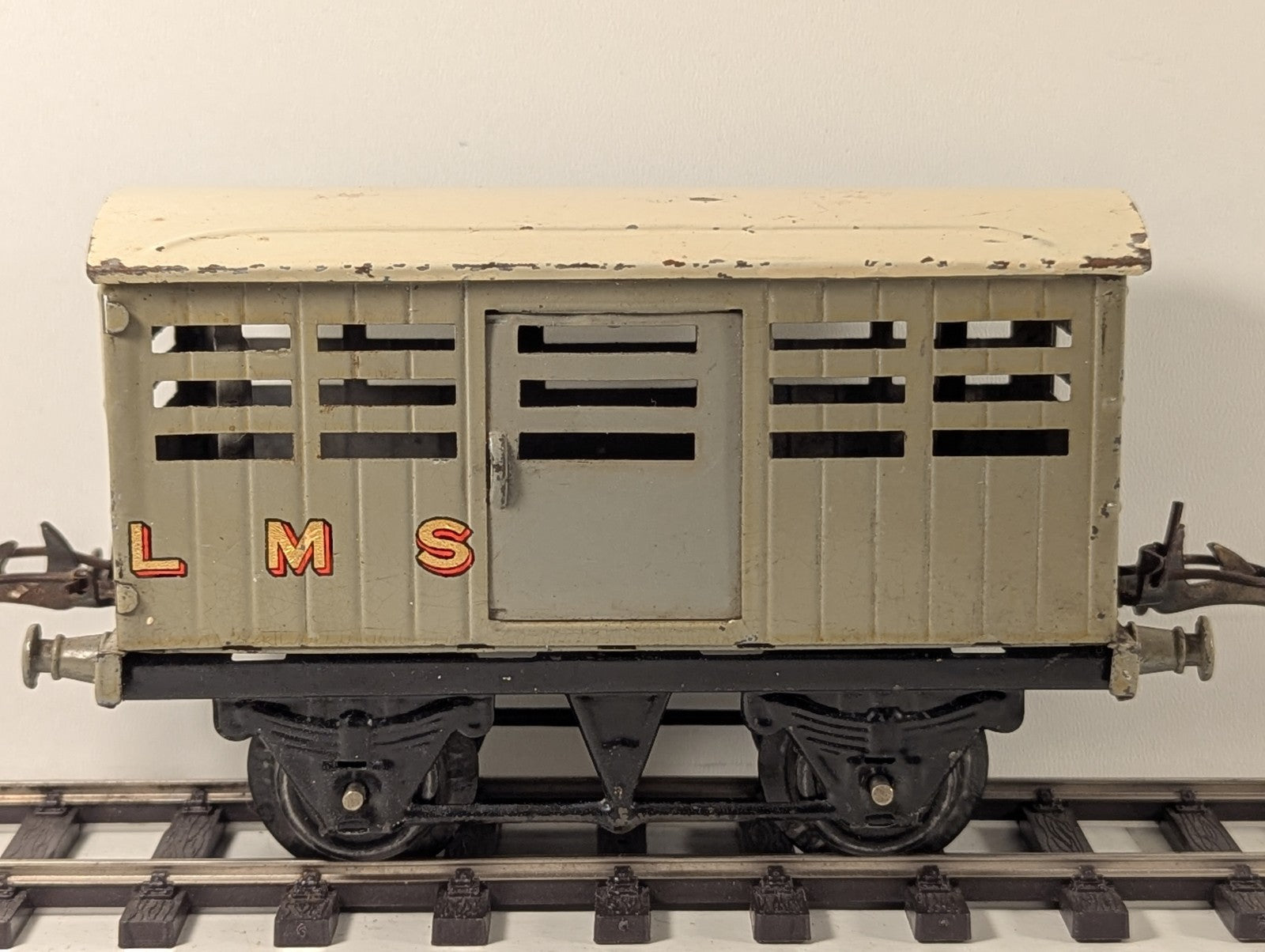 Hornby Series O Gauge No.1 LMS Cattle Truck Grey