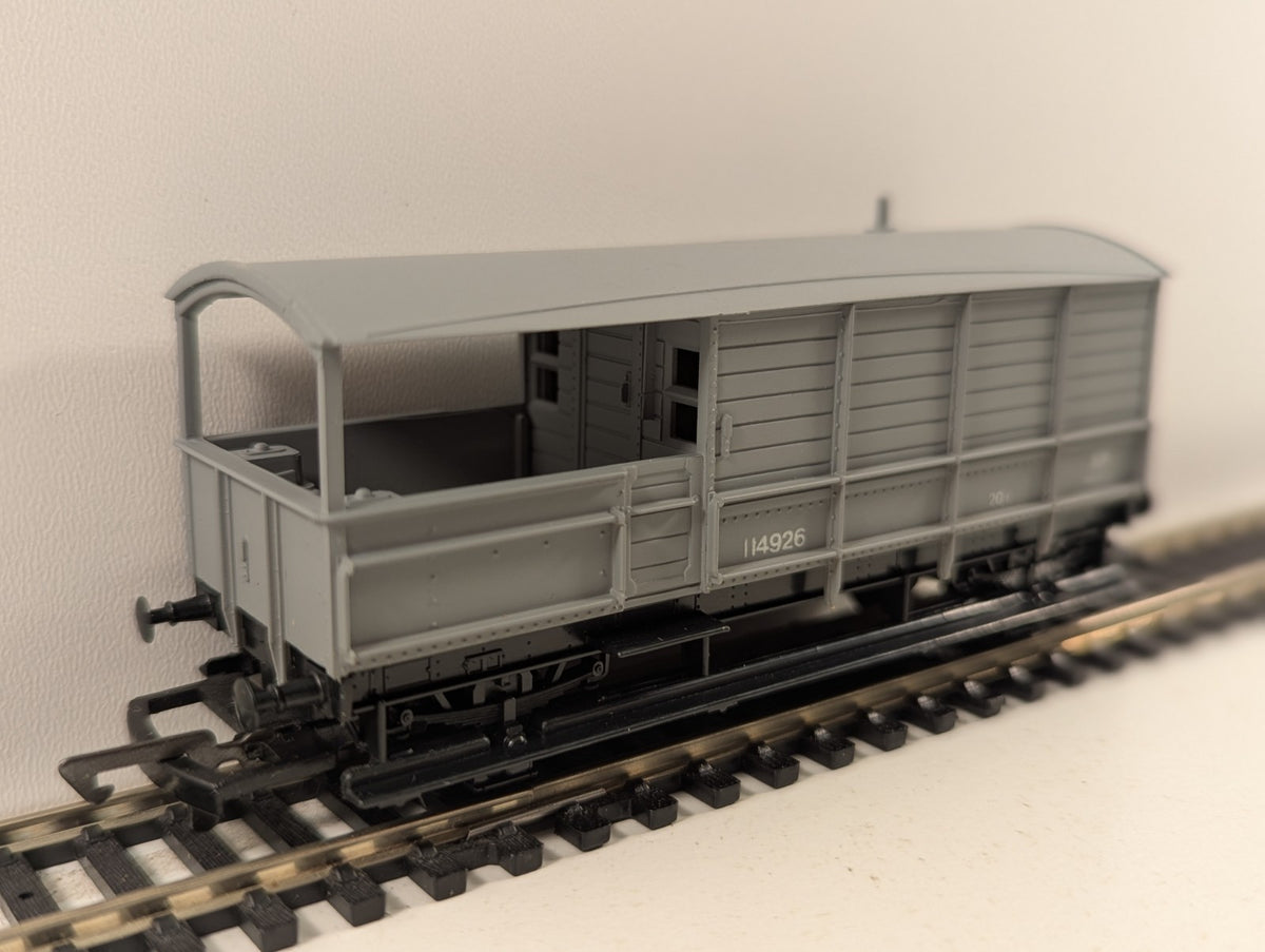 Dapol OO Gauge 114926 BR 20 Ton Brake Van Grey Livery