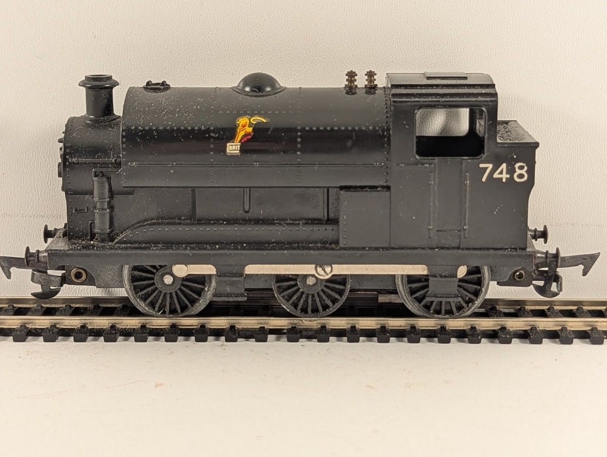 Tri-ang OO Gauge 0-6-0 Saddle Tank Steam Locomotive 748 BR Black R153