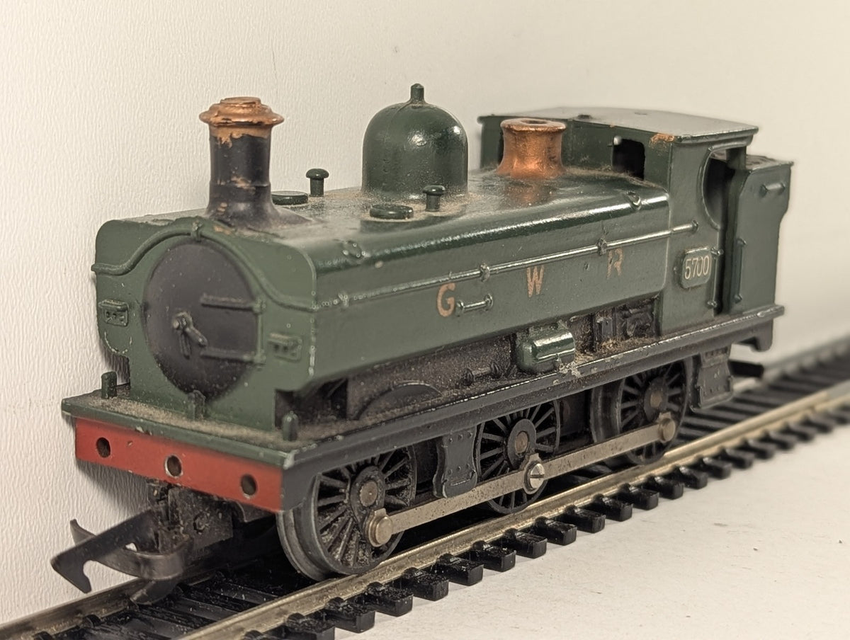 Hornby Dublo OO Gauge GWR 0-6-0T Class 5700 Tank Locomotive GWR Green 2206