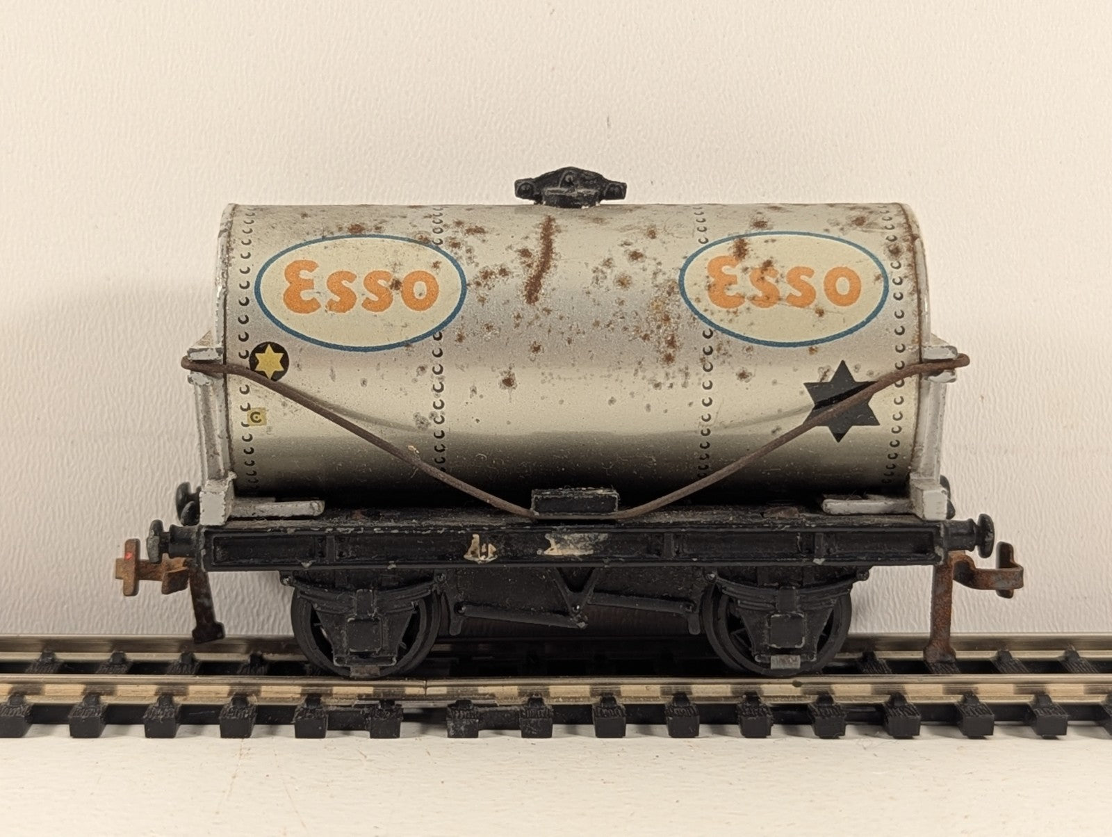 Hornby Dublo 32081 OO Gauge Silver Esso Petrol Tank Wagon - Boxed