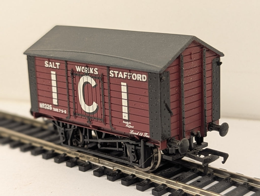 Bachmann OO Gauge 12 Ton Peaked Roof Salt Van Goods Wagon 326