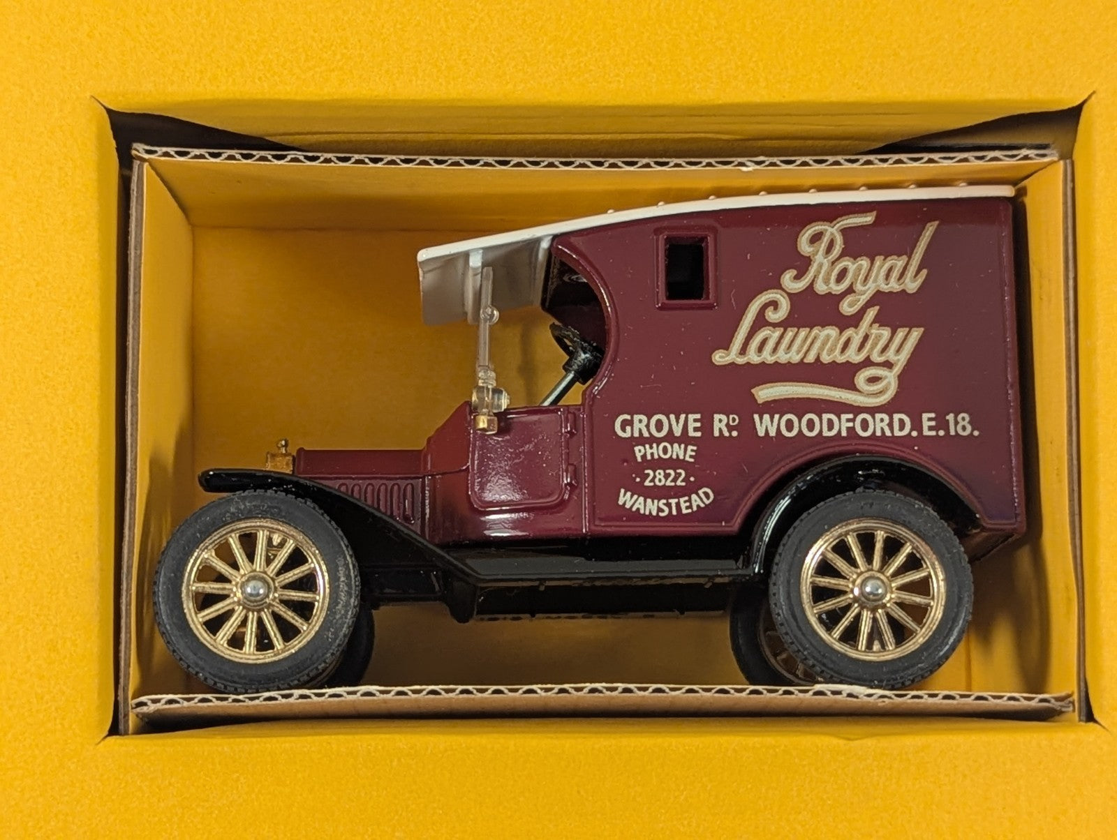 Lledo Ford Model T Van Set Royal Laundry and Sunlight Laundry Limited Edition