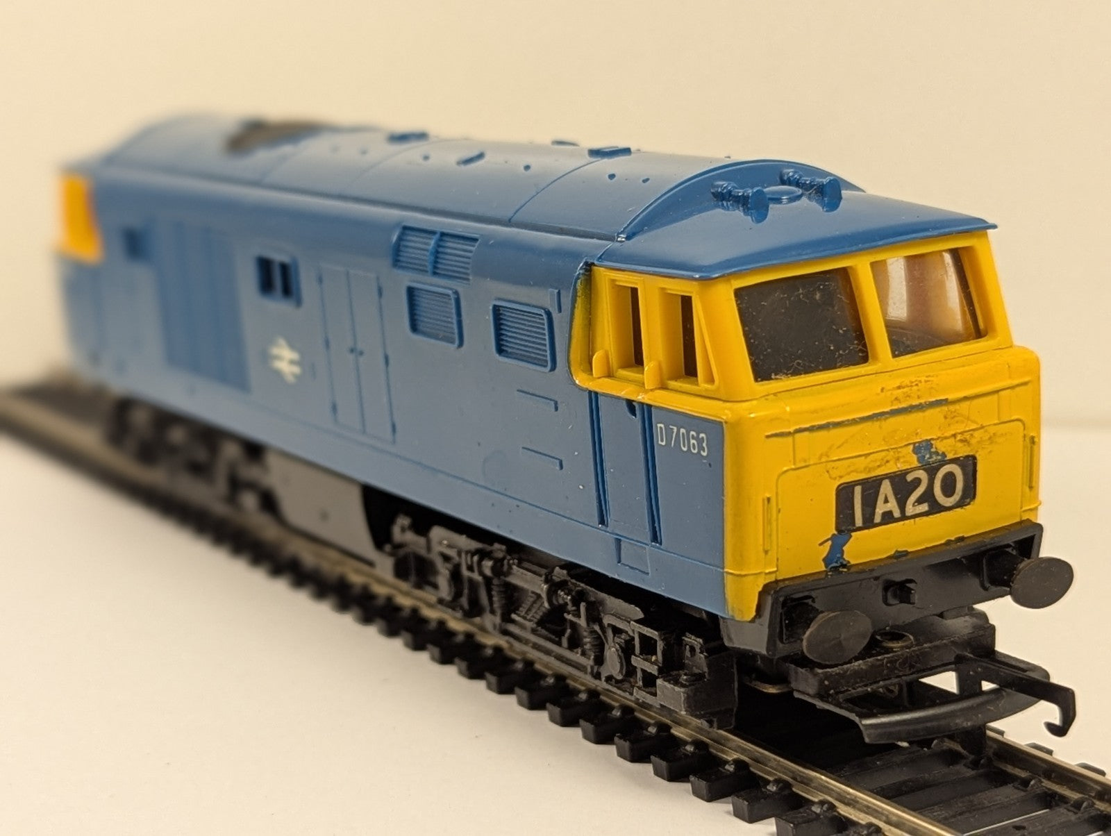Tri-ang Hornby R758 OO Gauge Hymek Diesel BR Blue - Boxed
