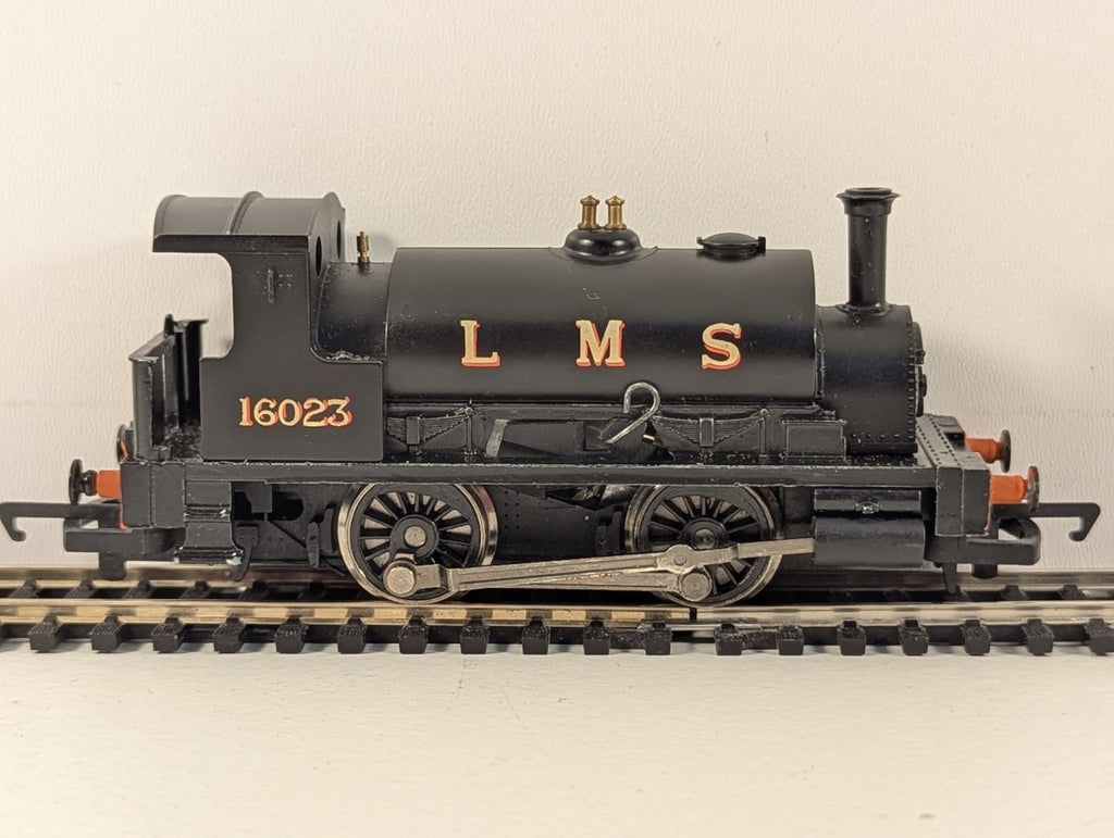 Hornby OO Gauge LMS Black 0-4-0T Class 0F Steam Locomotive
