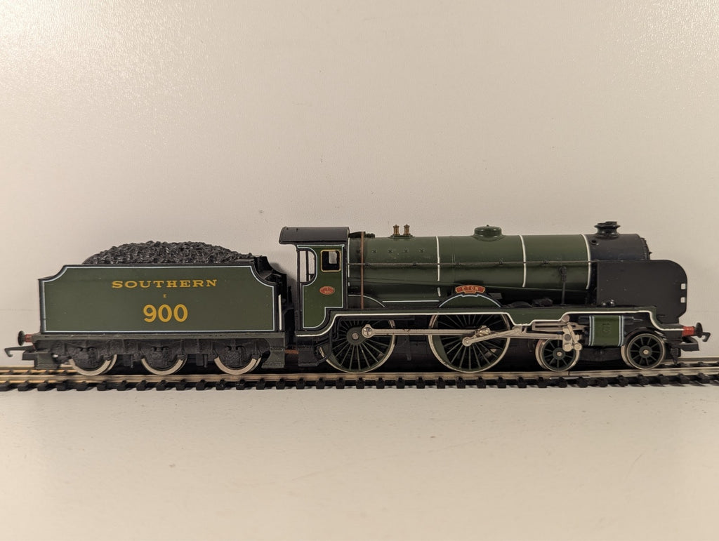 Hornby R817 Schools Class 4-4-0 "Eton" Steam Locomotive OO Gauge - Boxed