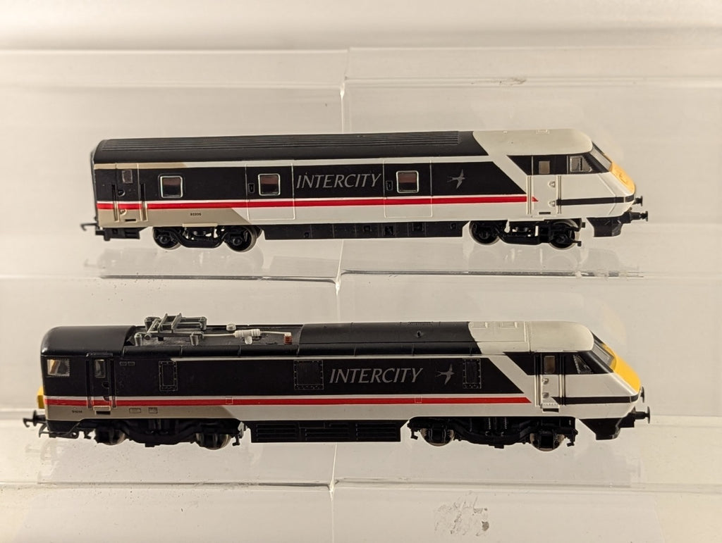 Hornby OO Gauge Class 91 InterCity Swallow - Missing Couplers