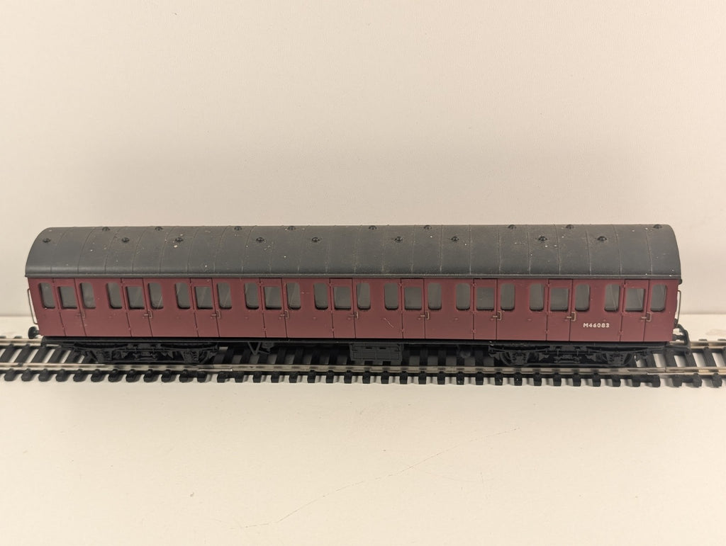 Bachmann Branchline 34-601 57ft BR Mk1 Suburban Coach in BR Crimson