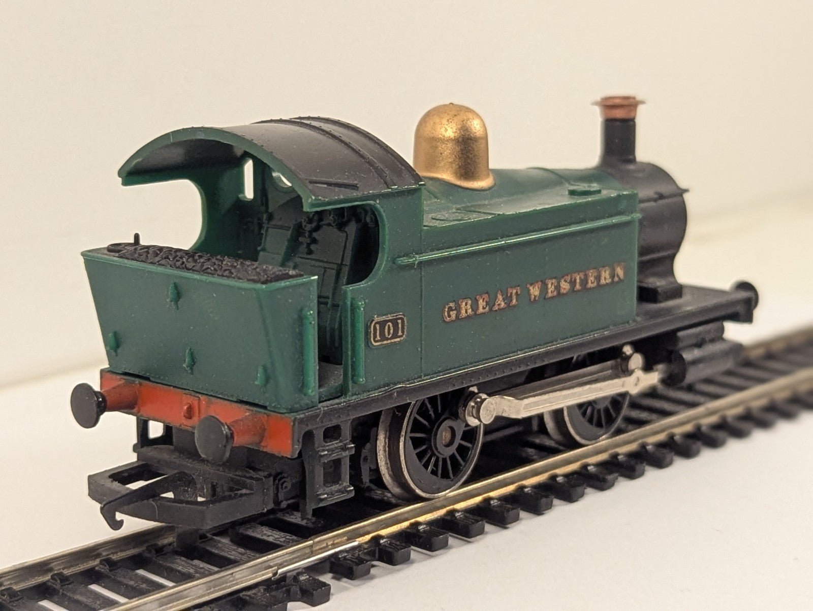 Hornby R077 GWR Class 101 Holden 0-4-0 Tank Locomotive OO Gauge - Boxed
