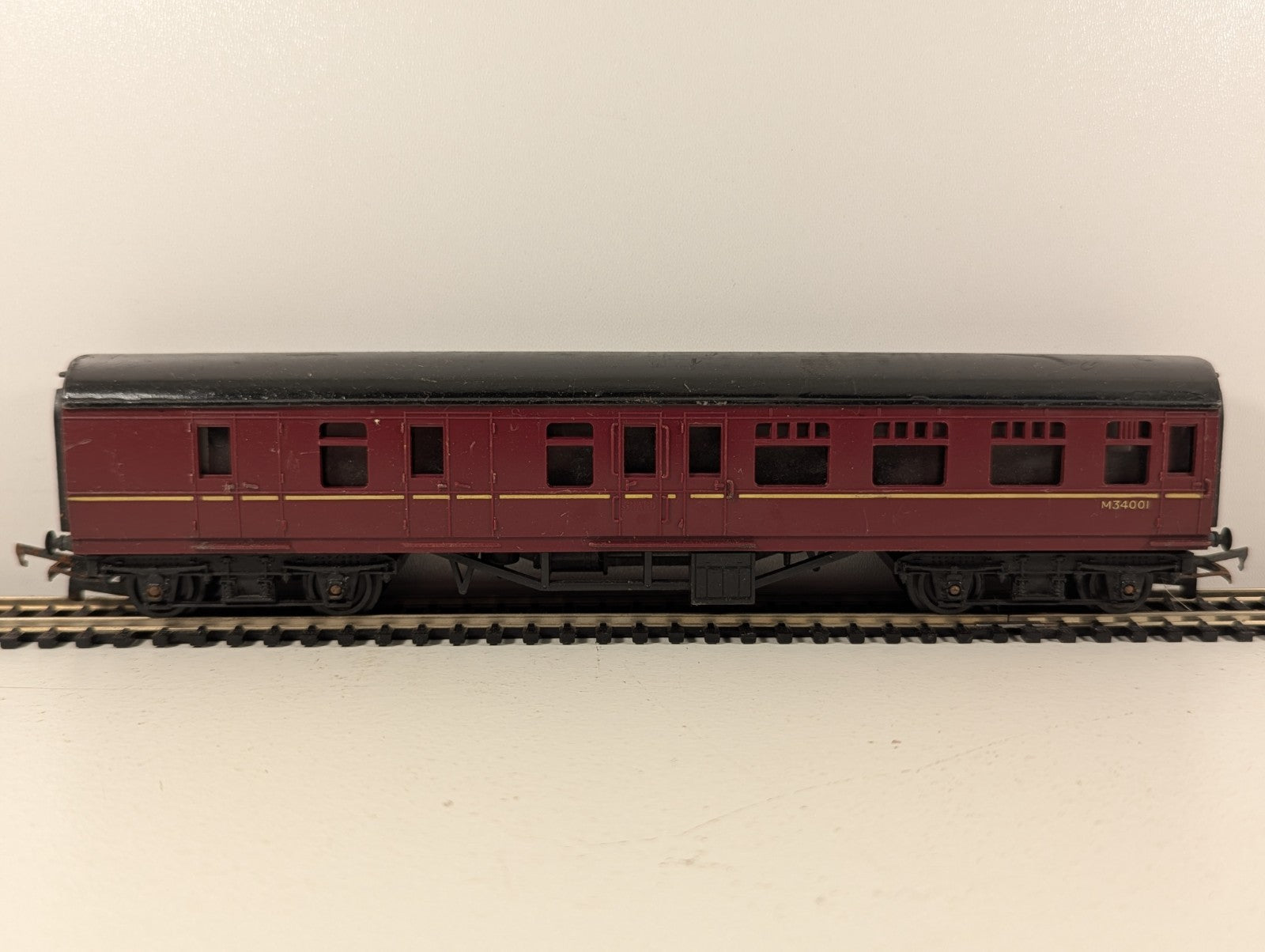 Tri-ang OO Gauge BR Maroon  Coach