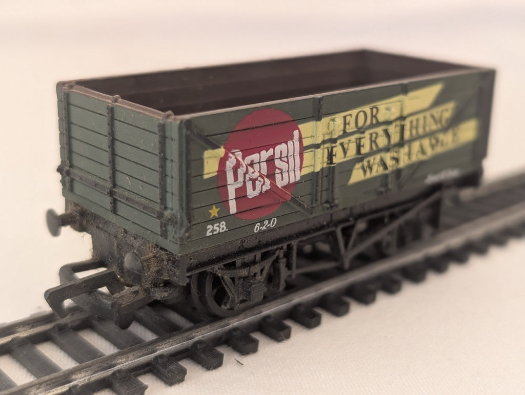 Mainline 37-128 OO Gauge 7 Plank Wagon “Persil”