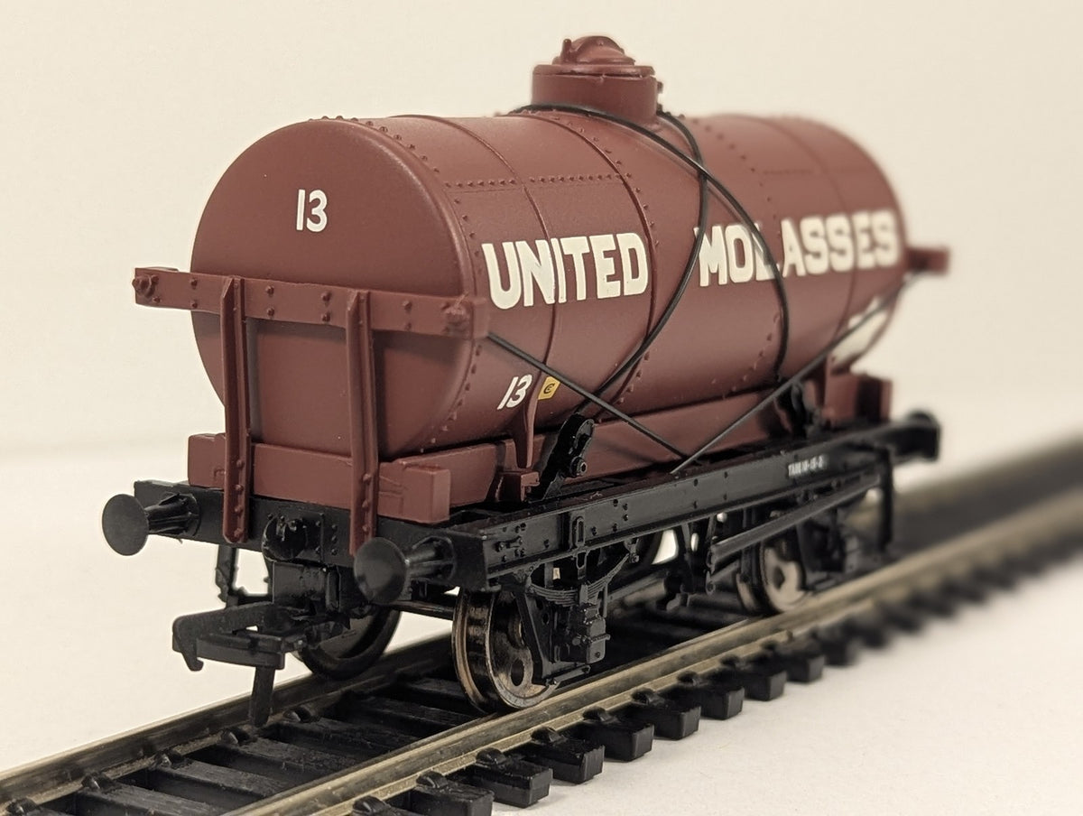 Bachmann OO Gauge 14 Ton Tank Wagon with Large Filler United Molasses 13 37-678