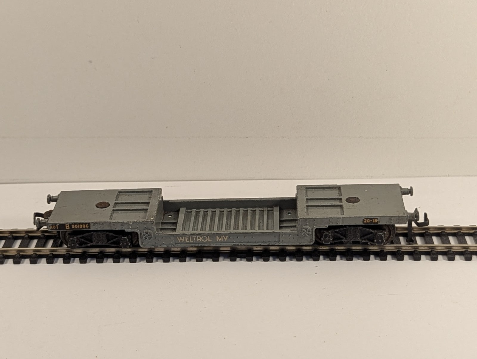 Hornby Dublo 4685 OO Gauge BR Grey 40t Weltrol MV Wagon B901006