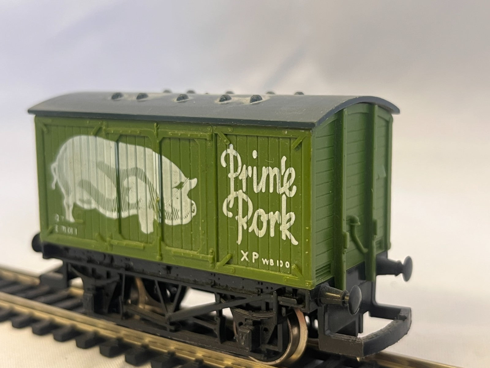 Hornby R216 OO Gauge Prime Pork Closed Wagon