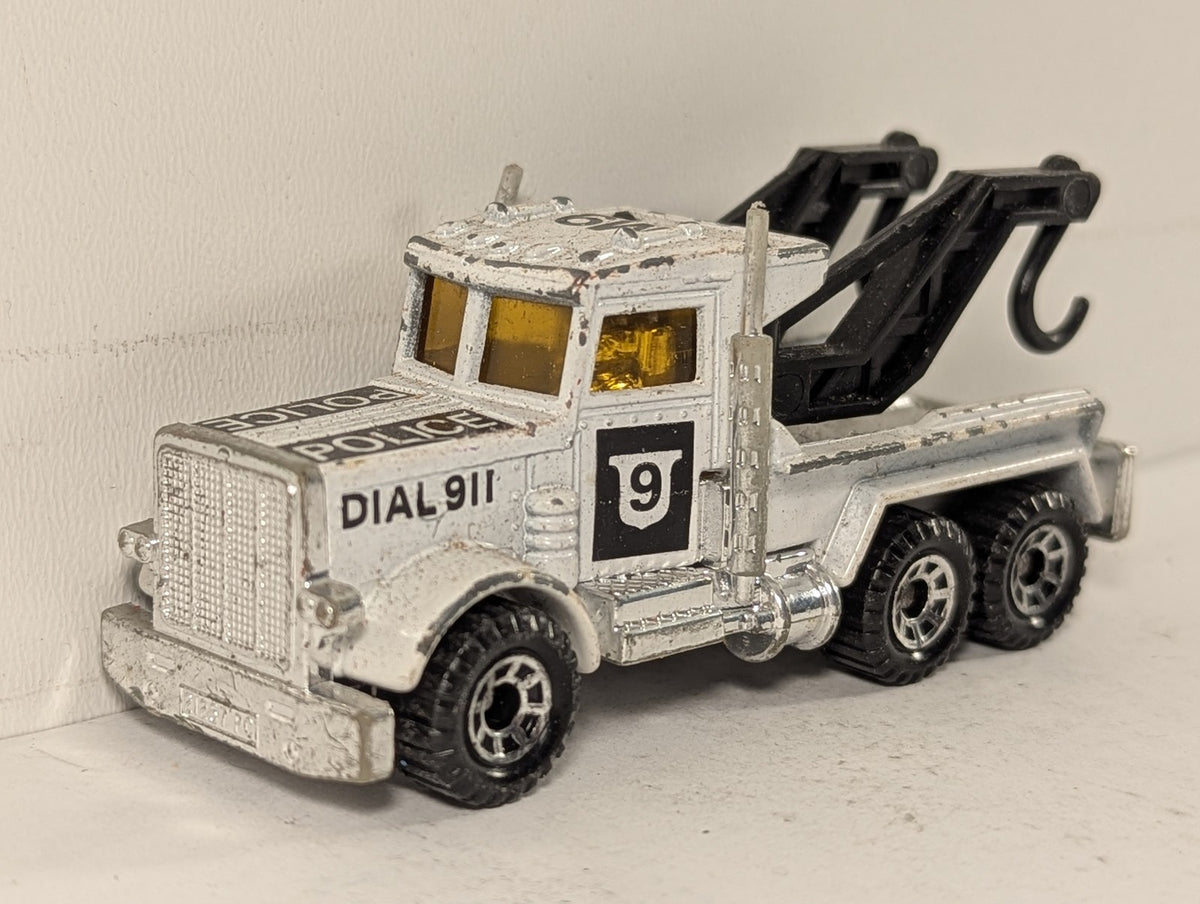 Matchbox Peterbilt Police Wrecker Tow Truck Die-cast Model 9 Police White