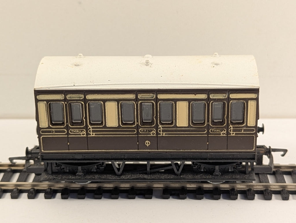 Hornby R446 OO Gauge GWR 4-Wheel Composite Coach