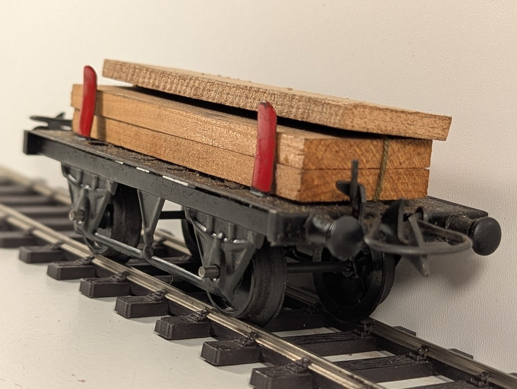Hornby RC 24058A O Gauge No.1 Timber Wagon with Timber Load