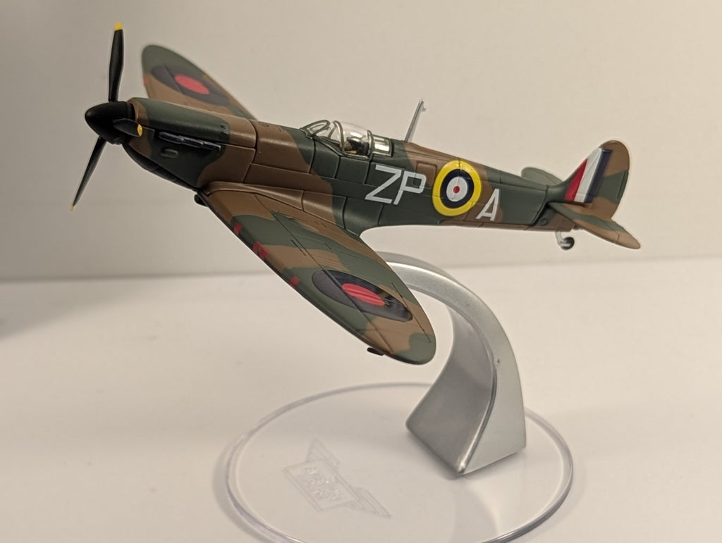 Corgi 49001 Aviation Archive 1:72 Spitfire MkI 74 Sqd RAF Adolf Malan