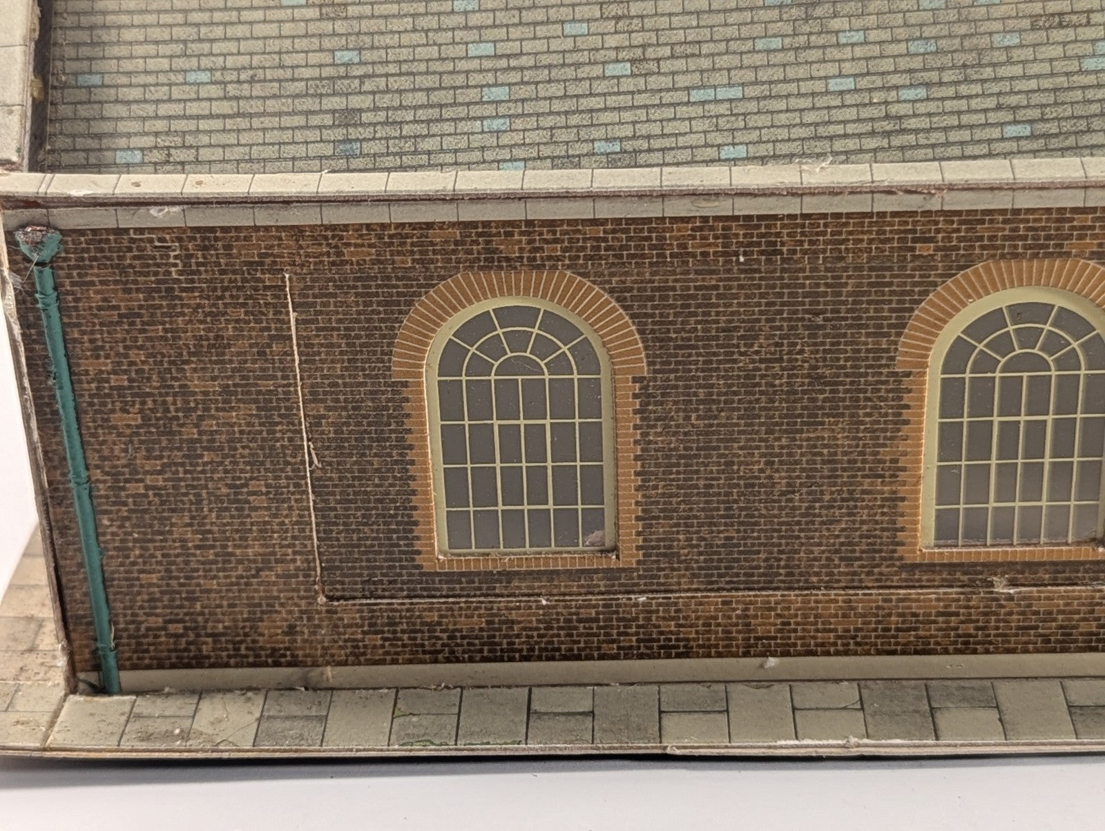Superquick Two Track Engine Shed Built Card Kit