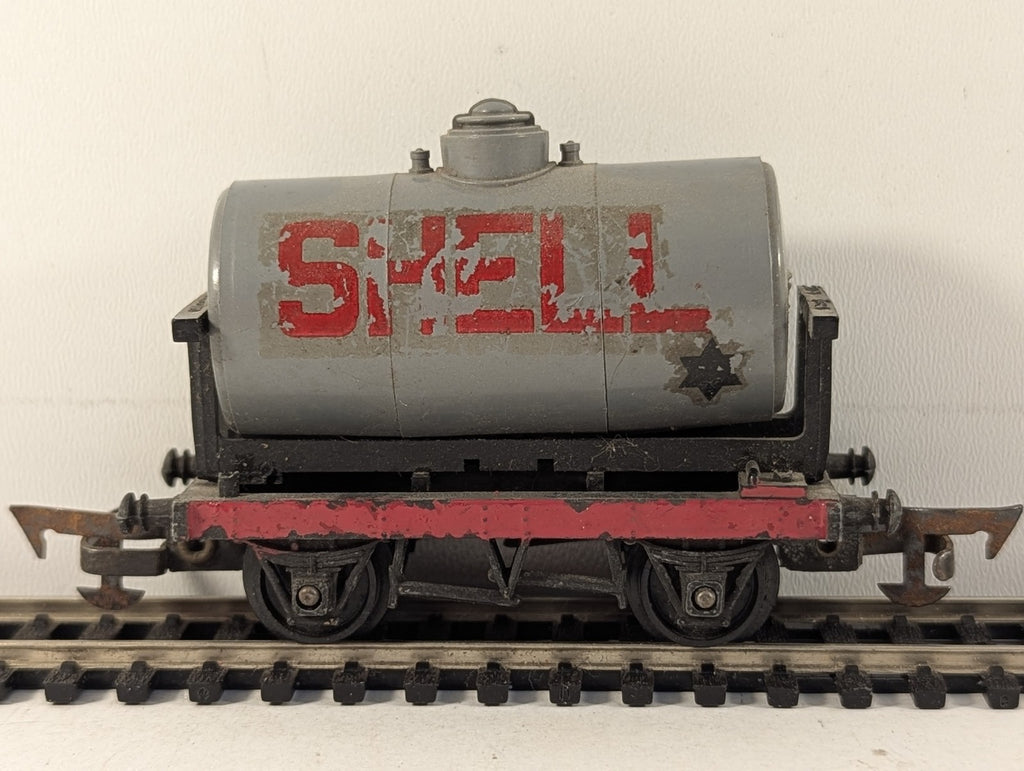 Tri-ang OO Gauge Shell & BP Tank Wagon Grey (Shell/BP) R.12