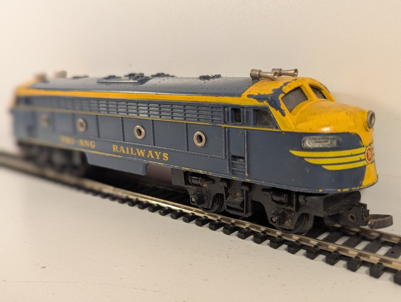 Tri-ang Railways R159 OO Gauge Transcontinental Diesel Locomotive - Dummy Unit