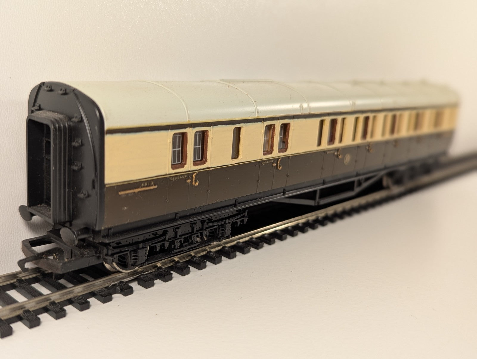 Hornby R430 OO Gauge GWR Collett Brake Coach 4913