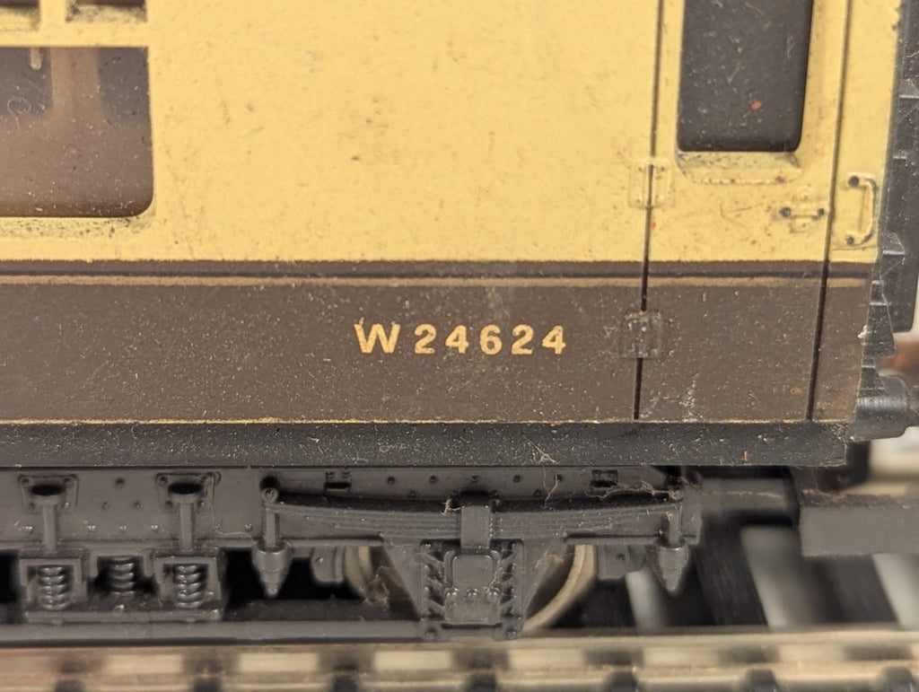 Lima OO Gauge BR Mk1 Corridor Coach Passenger Coach W24624