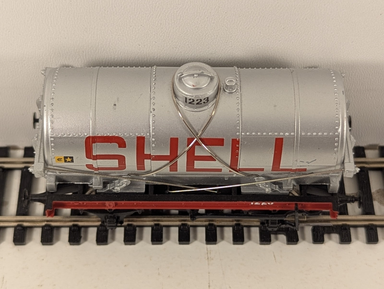 Bachmann A255713 OO Gauge 14 Ton Silver Tank Wagon BP/SHELL Missing Coupling