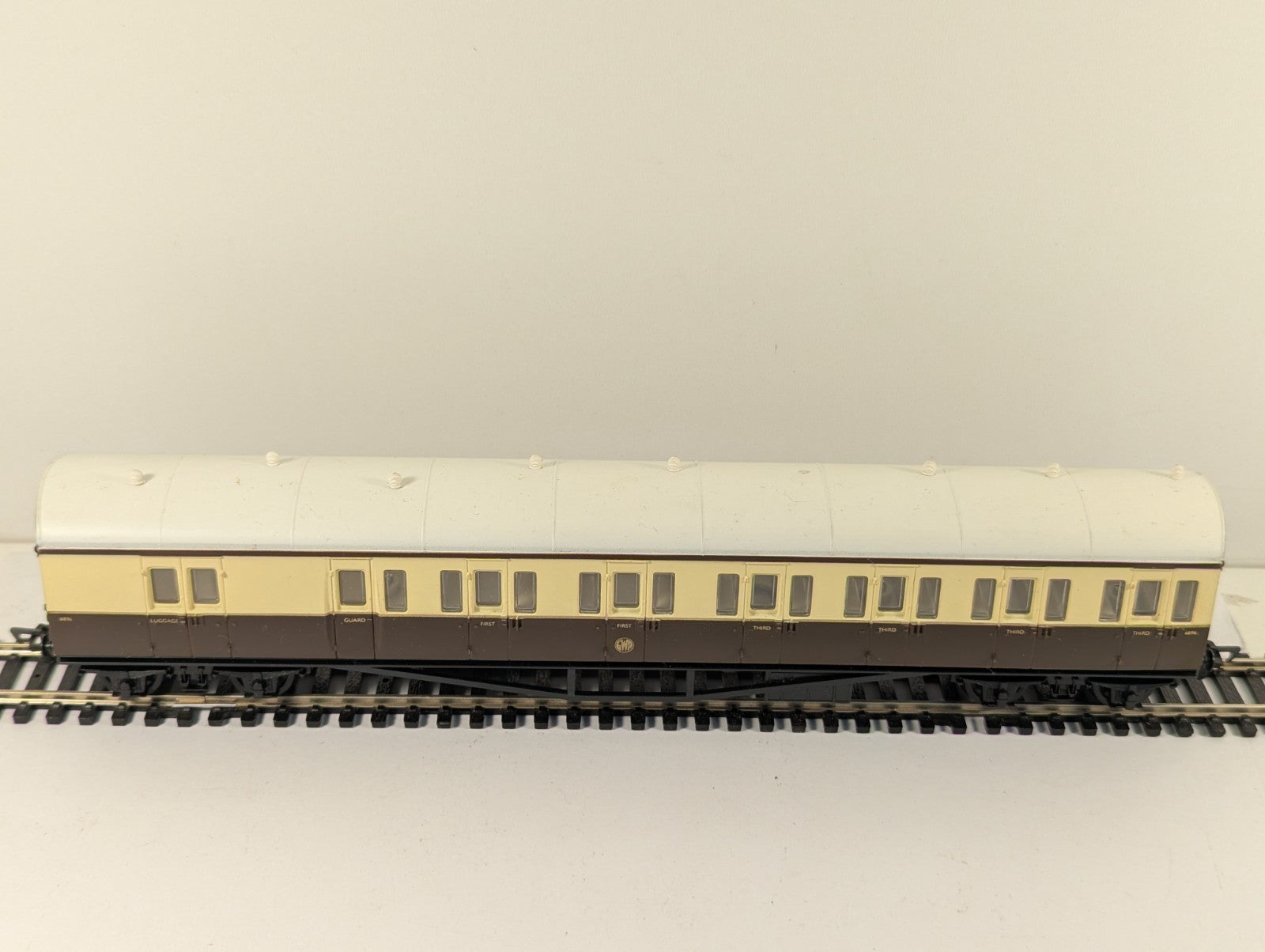 Airfix 54250-0 OO Gauge GWR Class B Suburban Brake Coach Boxed