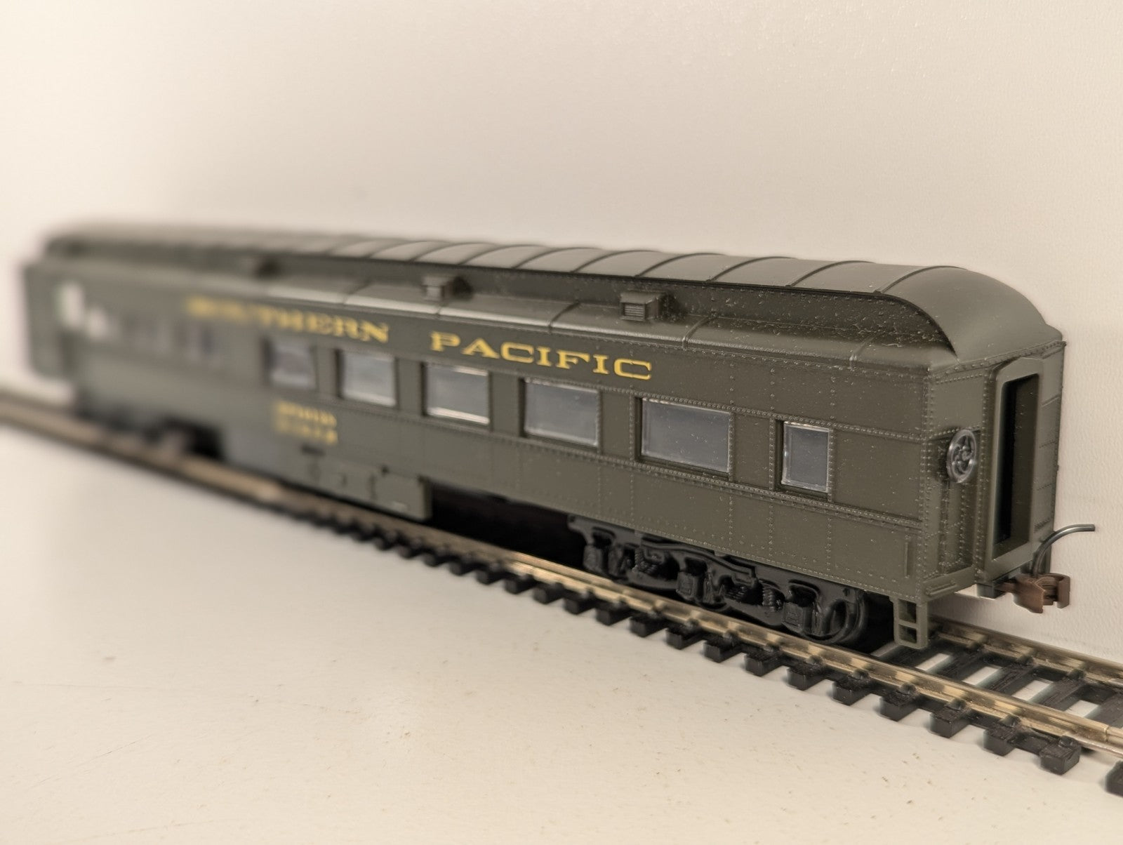 Athearn HO Gauge Southern Pacific Diner Car SP10138 - Boxed