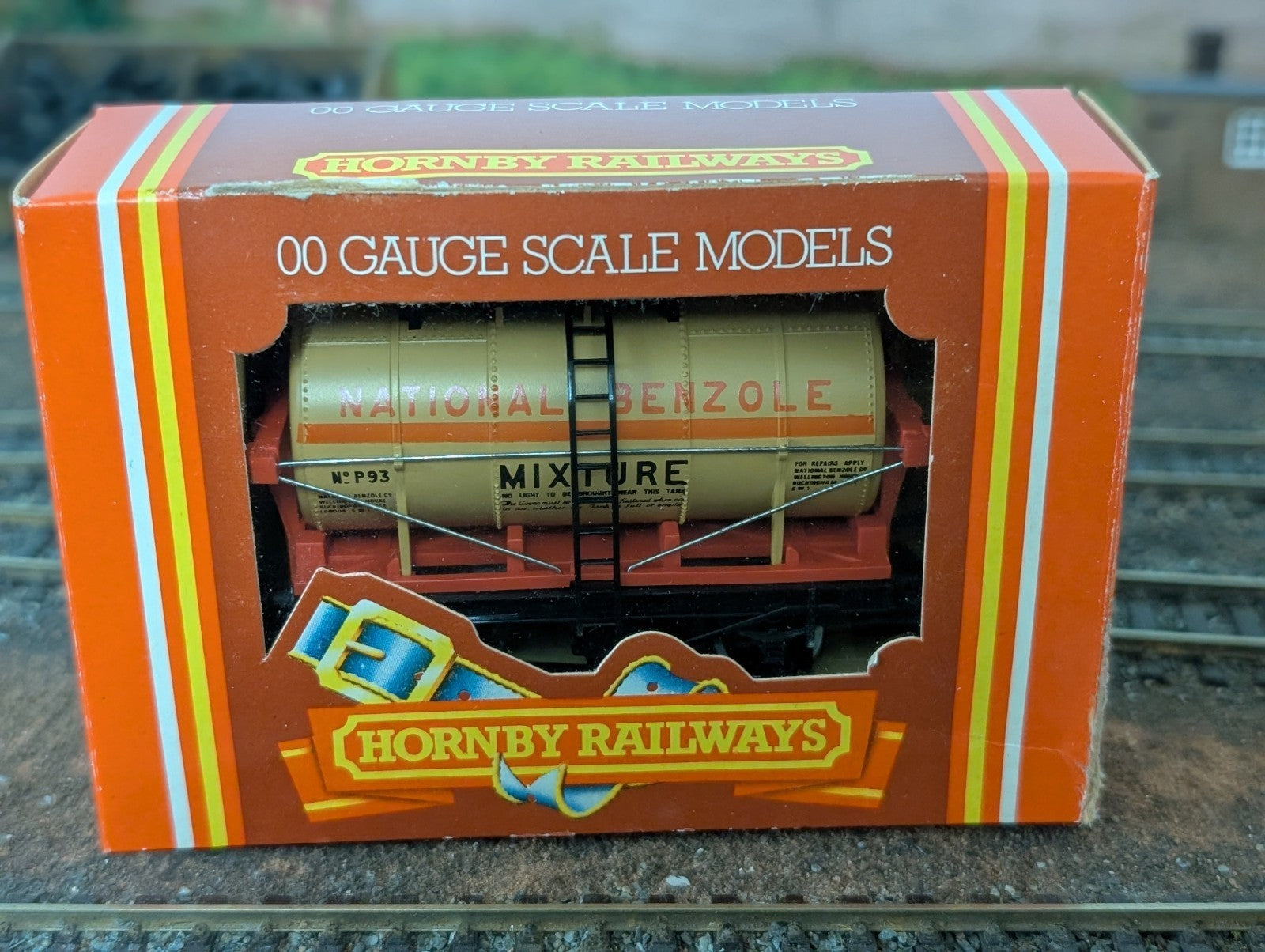 Hornby R221 National Benzole Small Tank Wagon P93