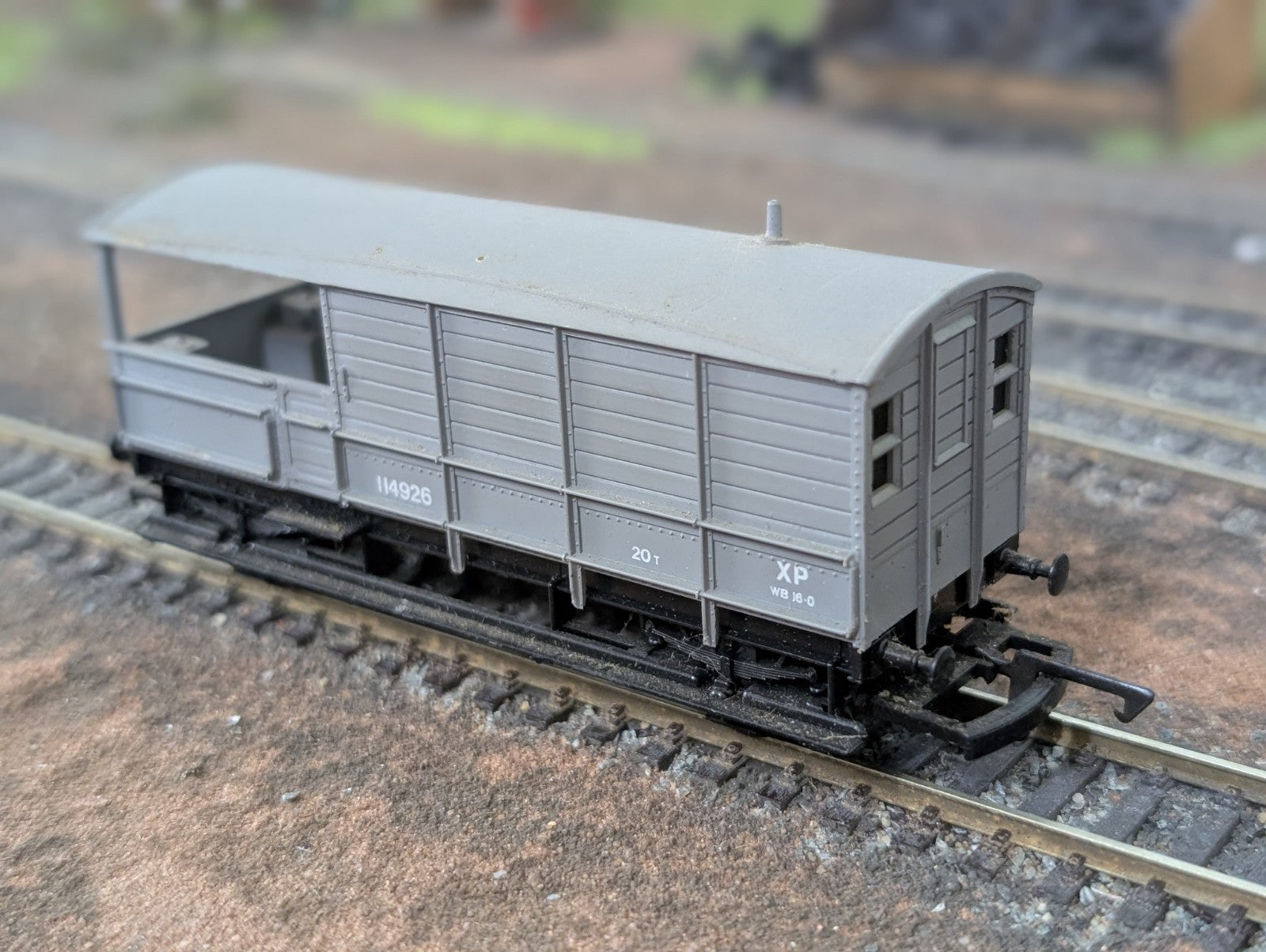 Airfix 54360 OO Gauge BR 20t Brake/Guards Van 114926