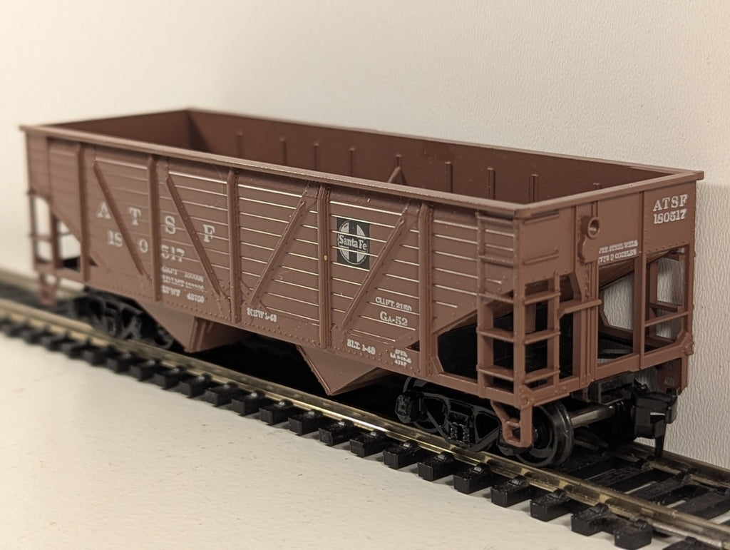 Athearn HO Gauge Santa Fe 34ft Twin Bay Hopper 180517