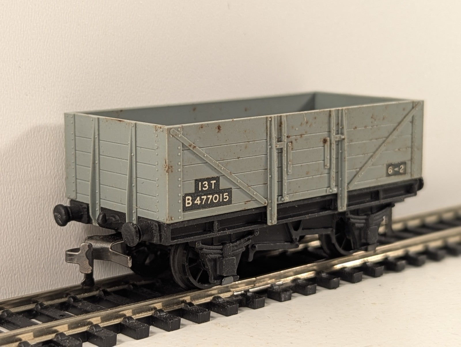 Hornby Dublo 32074 OO Gauge SD6 Grey BR 13-Ton Standard Wagon - Boxed