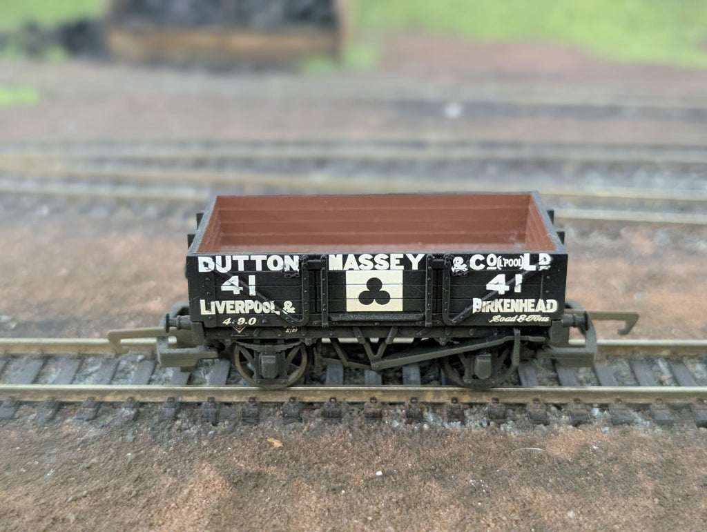 Hornby R6198 4-Plank Open Wagon – Dutton Massey & Co Liverpool – OO Gauge