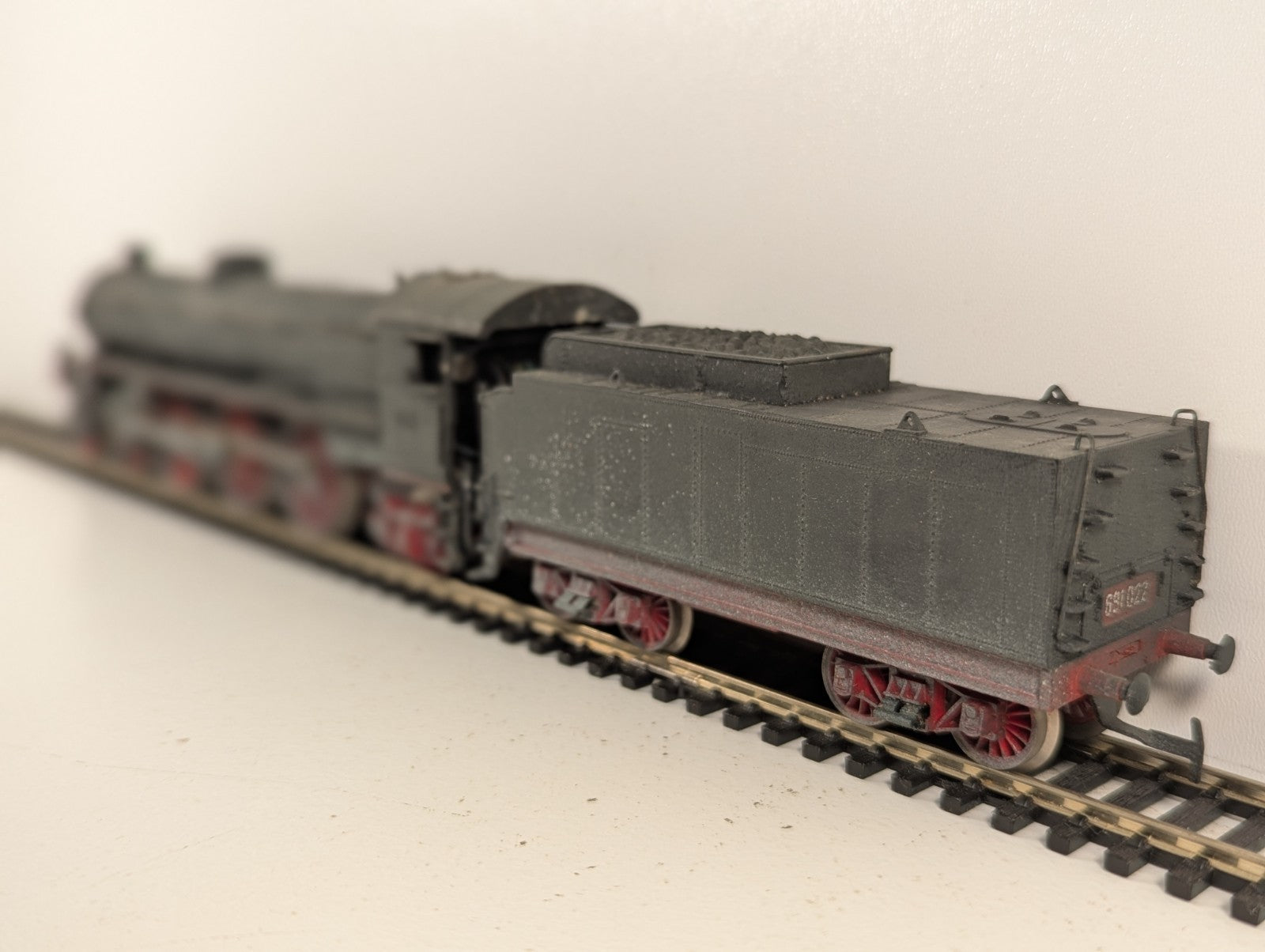 Rivarossi HO Gauge Italian FS Class 691 Steam Locomotive Black