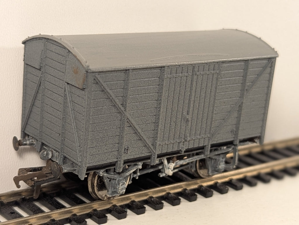Kitbuilt OO Gauge 12-Ton Ventilated Van – Grey