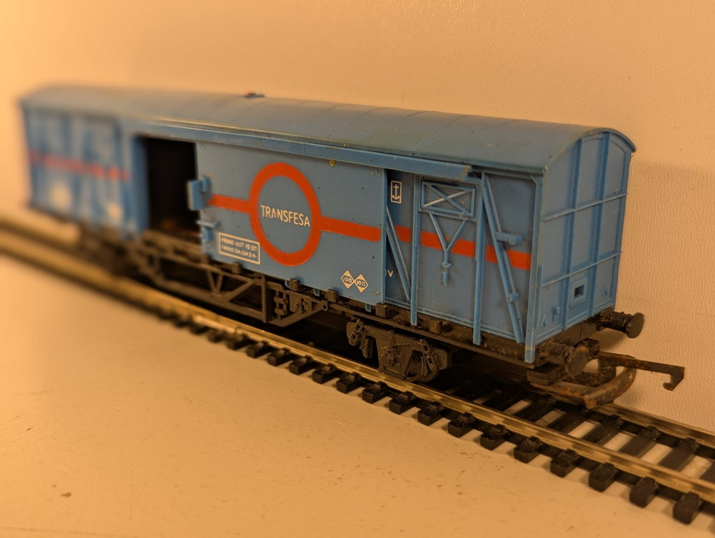Hornby R741A OO Gauge Transfesa Ferry Van Blue Livery