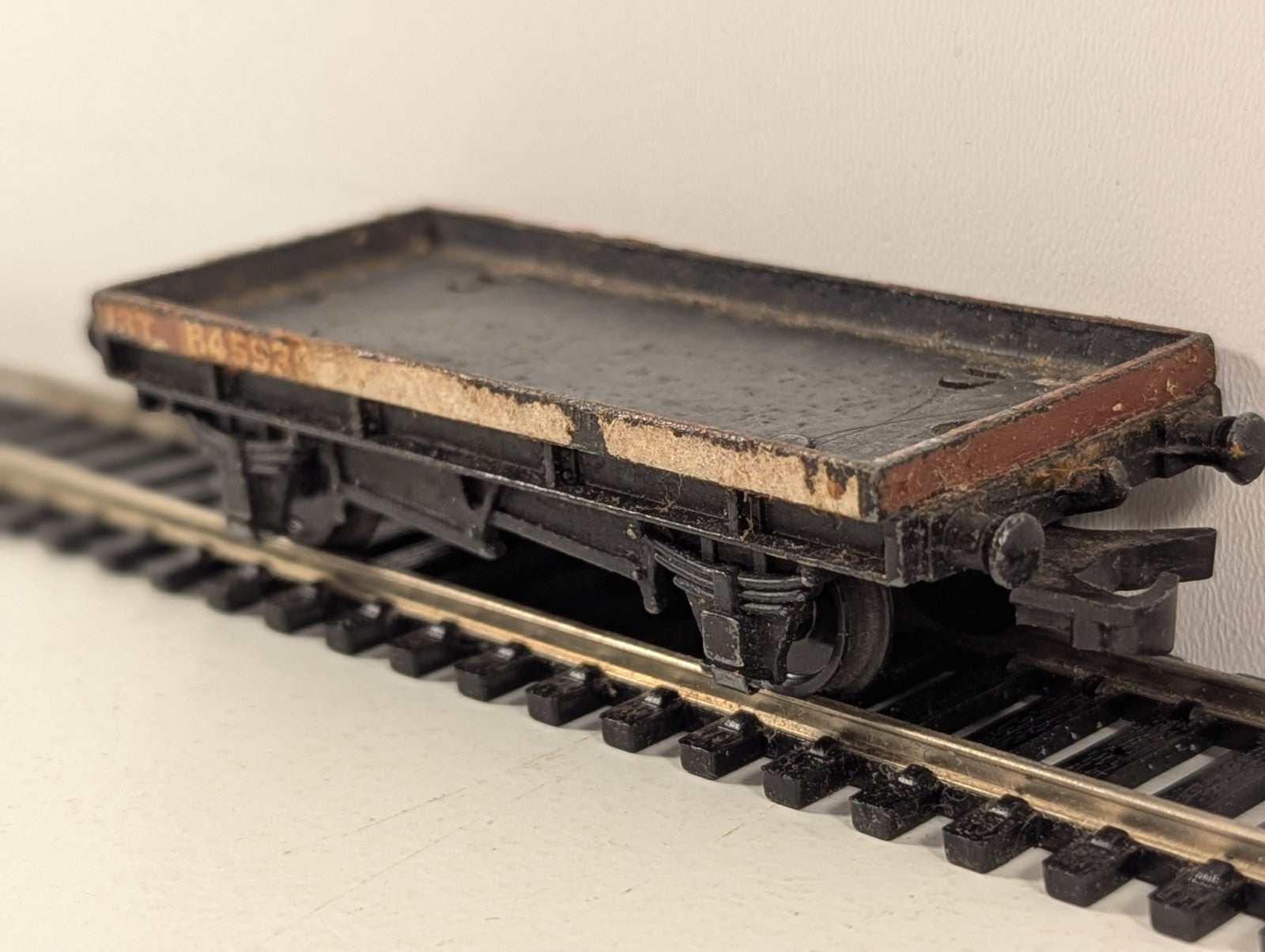 Hornby Dublo Flat Wagon OO Gauge - Damaged Decals